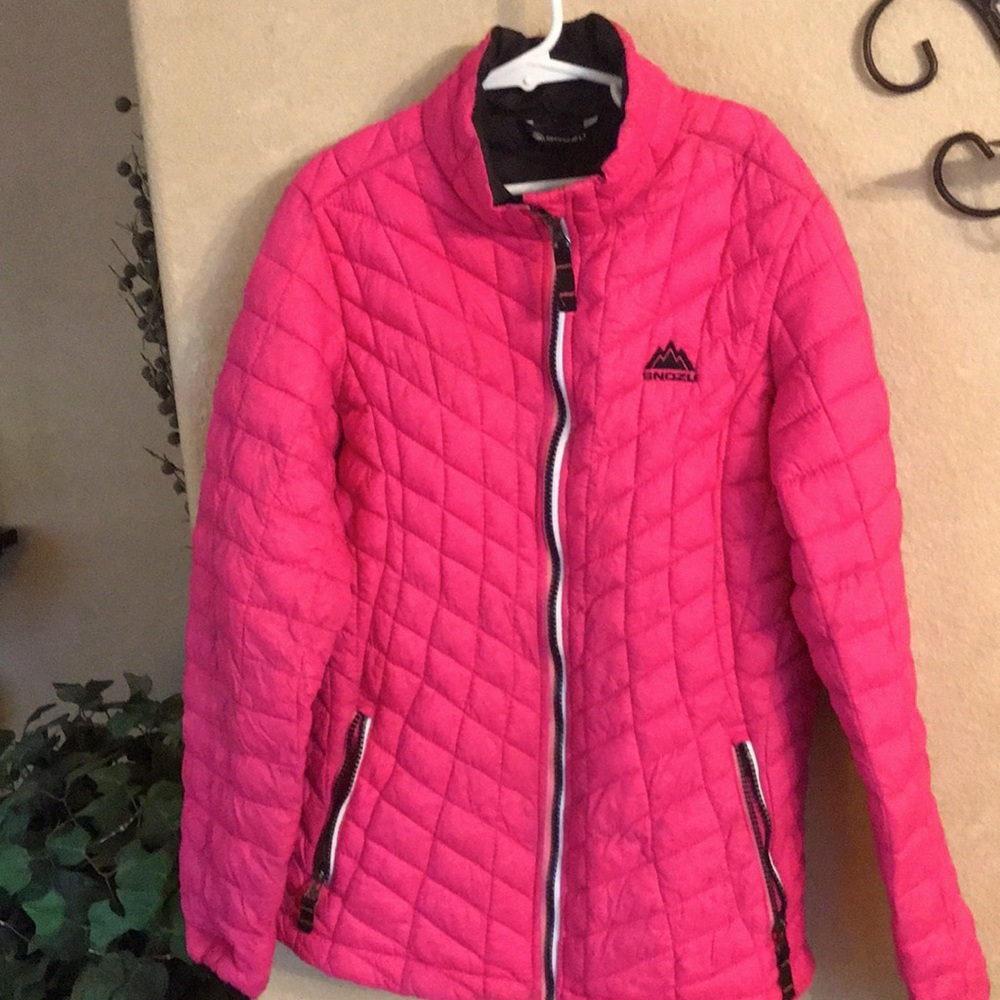 SNOZU Girls Pink Puffer front zip up, pockets too!  Gently used, not bulky!